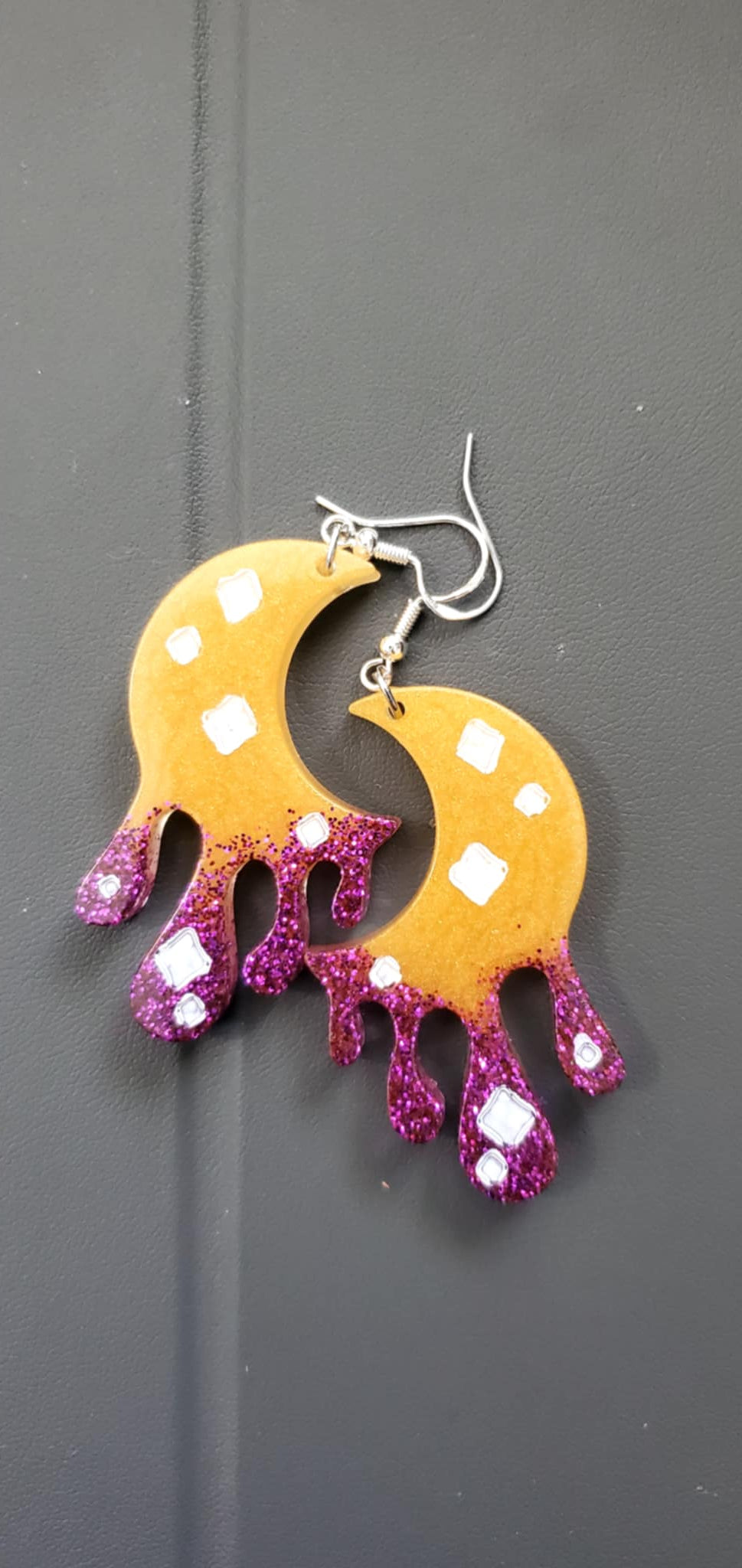 Moon Drip earrings (Gold and purple)