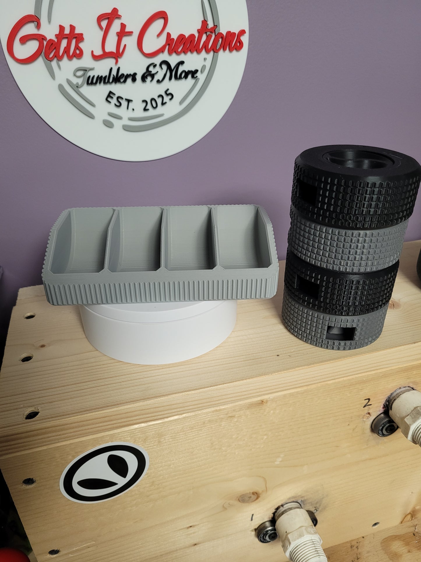 4 Cord Holders with Stand