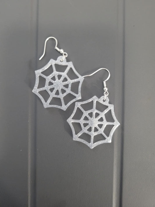 Spiderweb earrings (white mica shimmer)