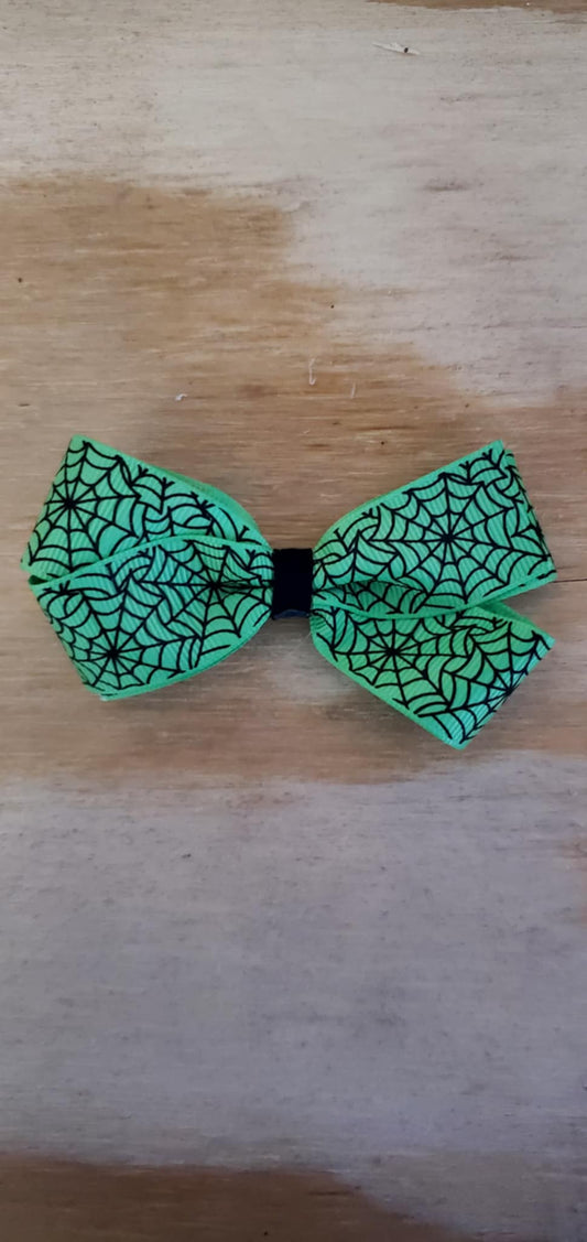 4 inch Girls Hairbow (green spiderweb)