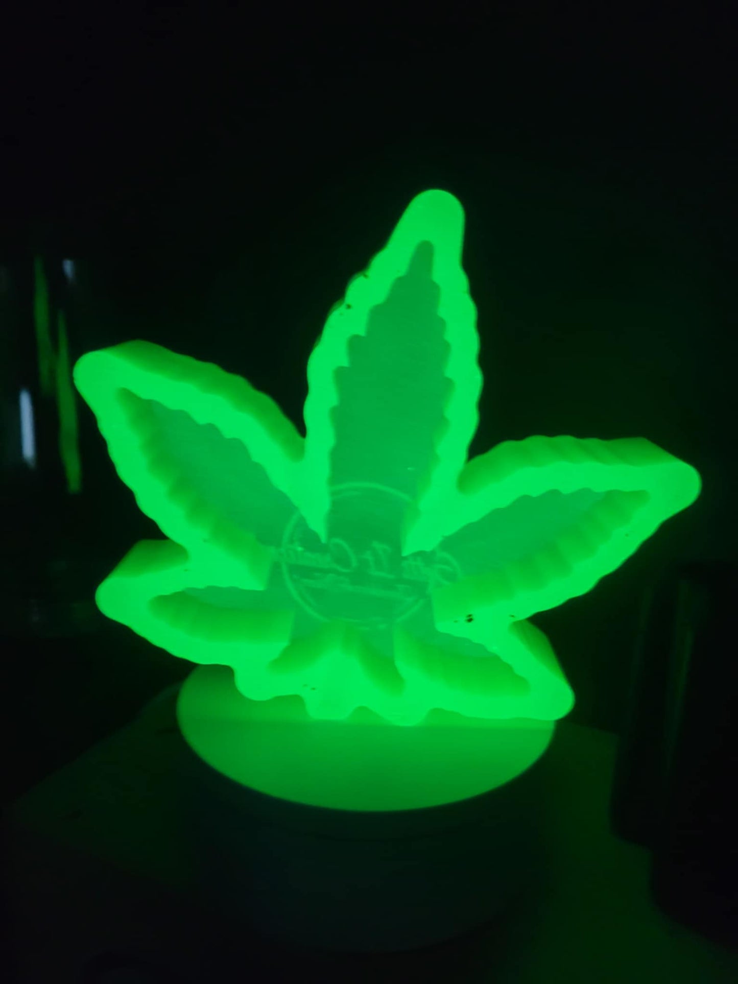Large leaf ashtray
