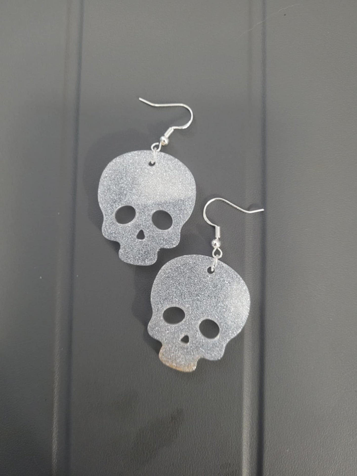 Skull earrings (white mica shimmer)
