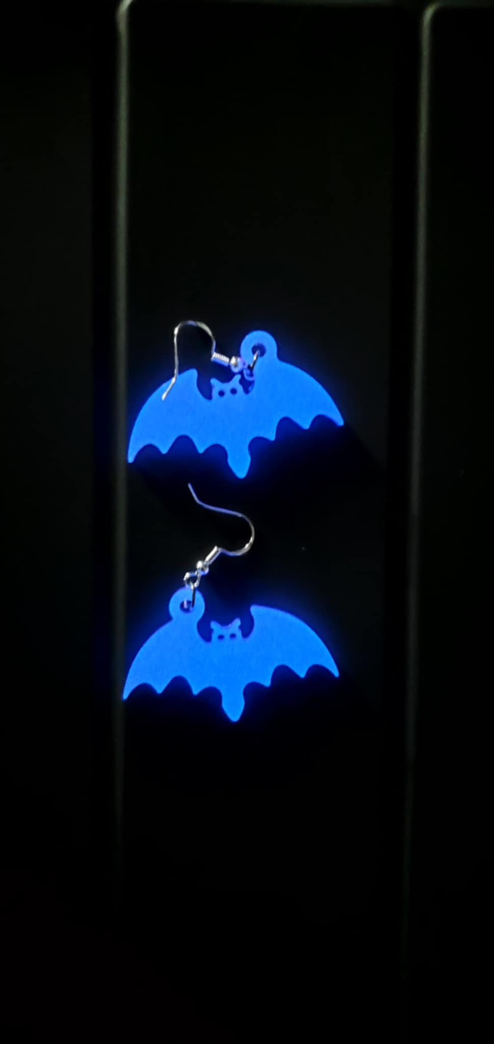 Bat earrings (purple glow)