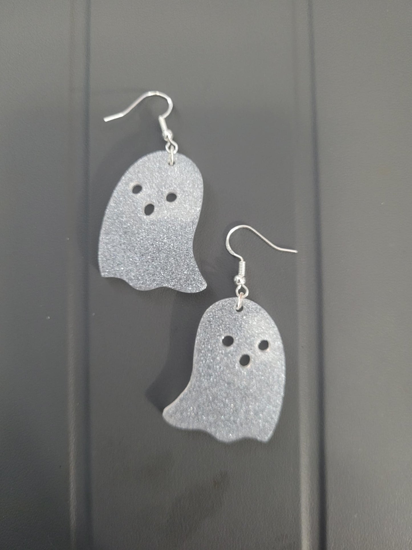 Design your own Epoxy resin earrings