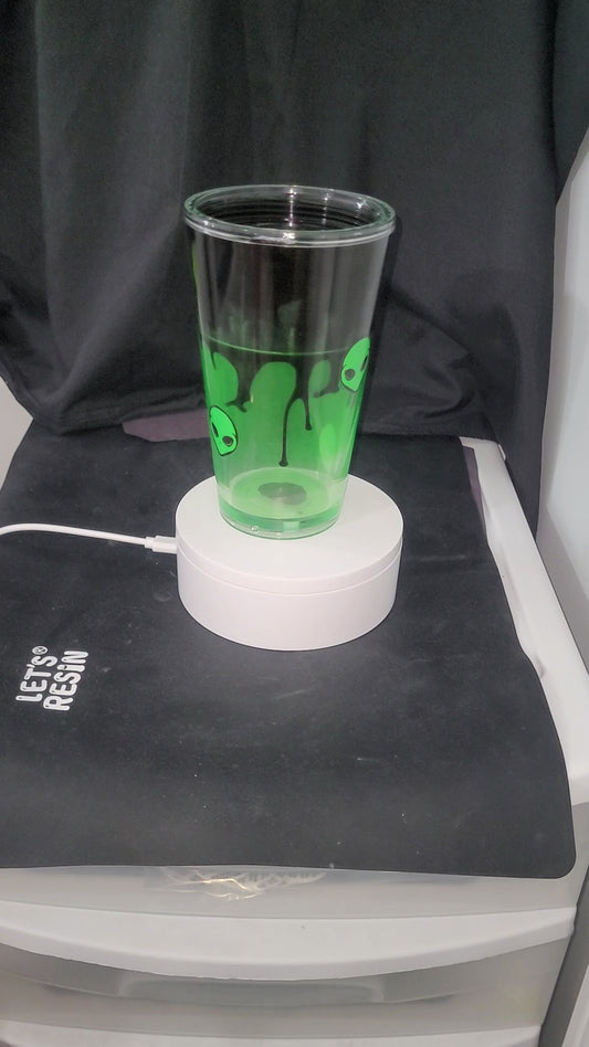 16oz Black and Green Lava Drip