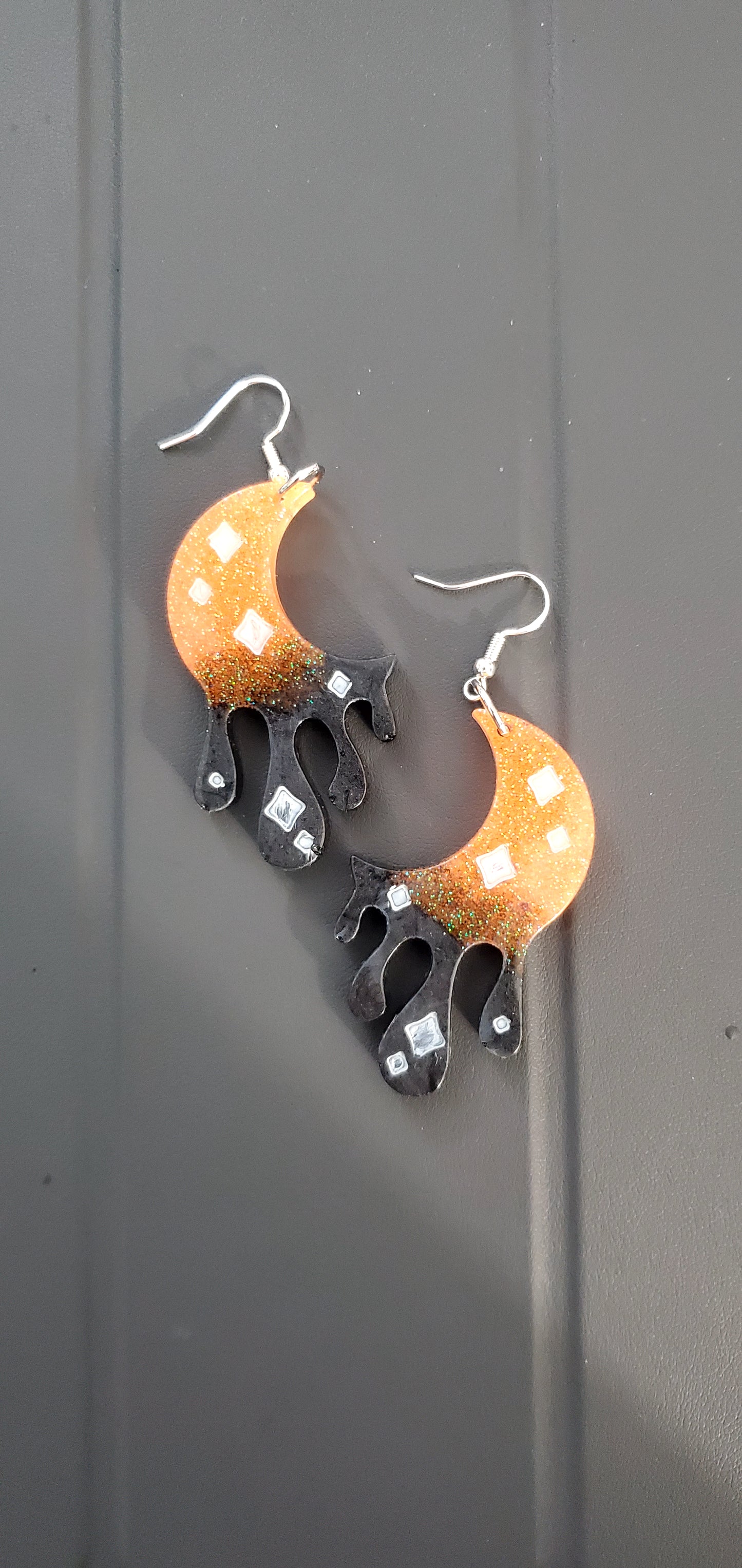 Design your own Epoxy resin earrings