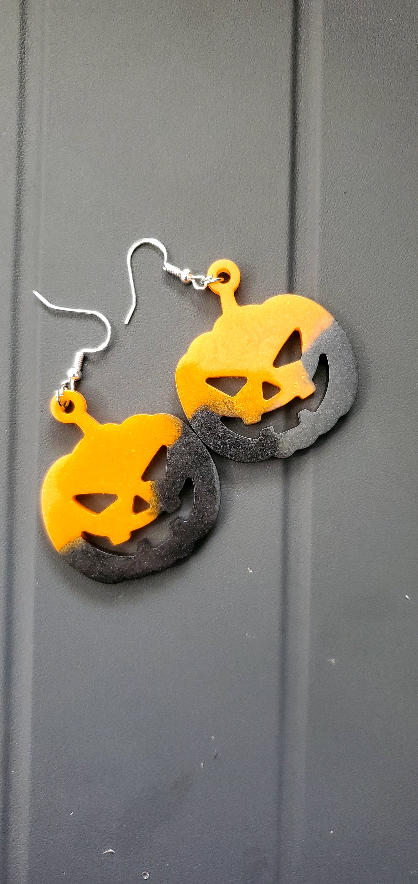 Design your own Epoxy resin earrings