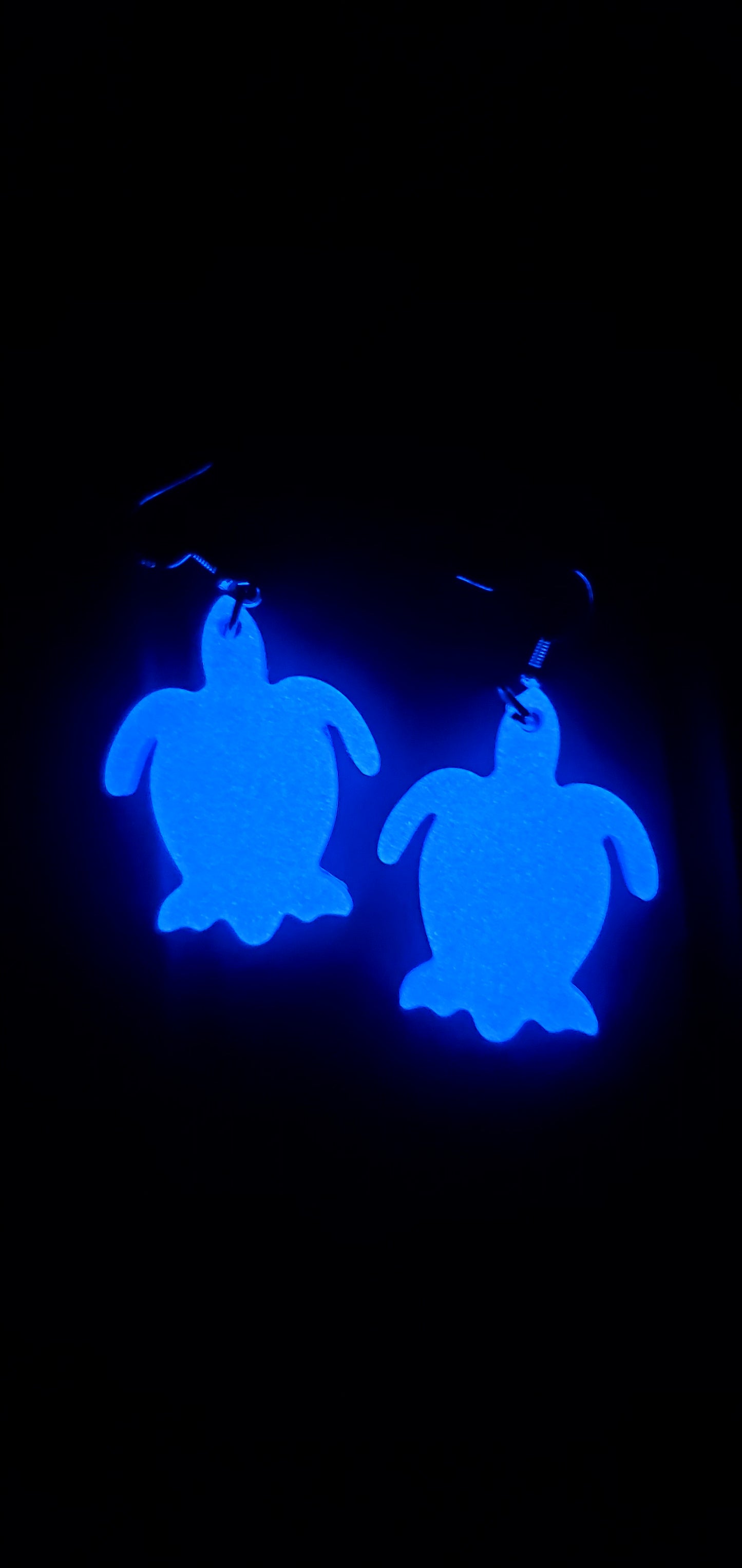Turtle earrings (purple glow)