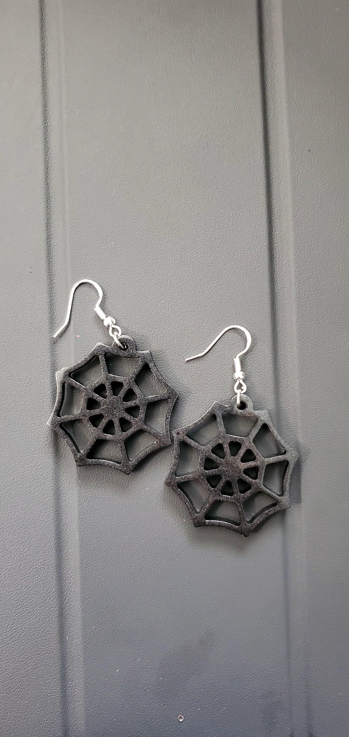 Design your own Epoxy resin earrings