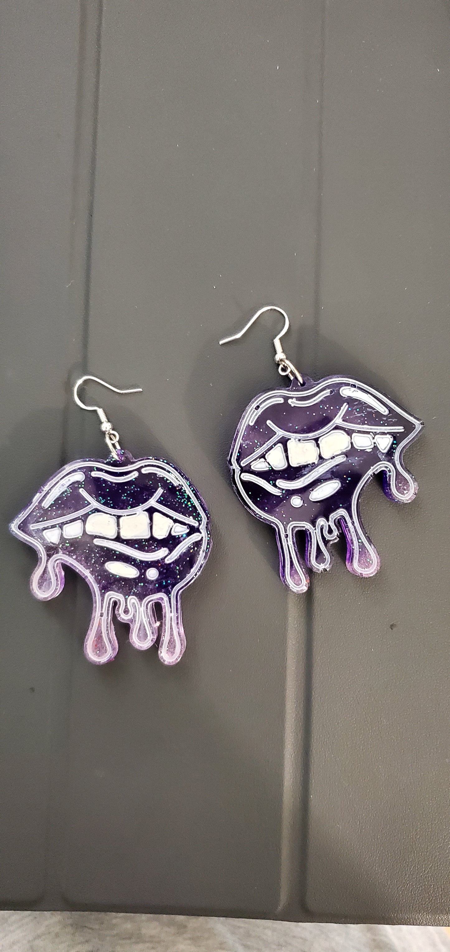 Design your own Epoxy resin earrings